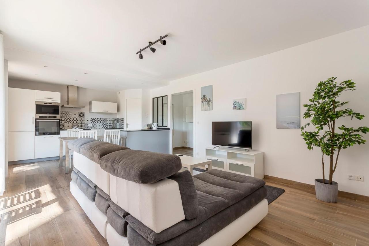 Suite Granges En Rez-De-Jardin Pour 4 Voyageurs Lião Exterior foto